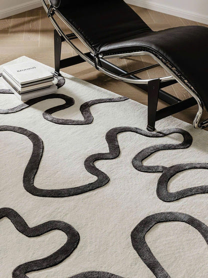 Elysium Line Rug – Black